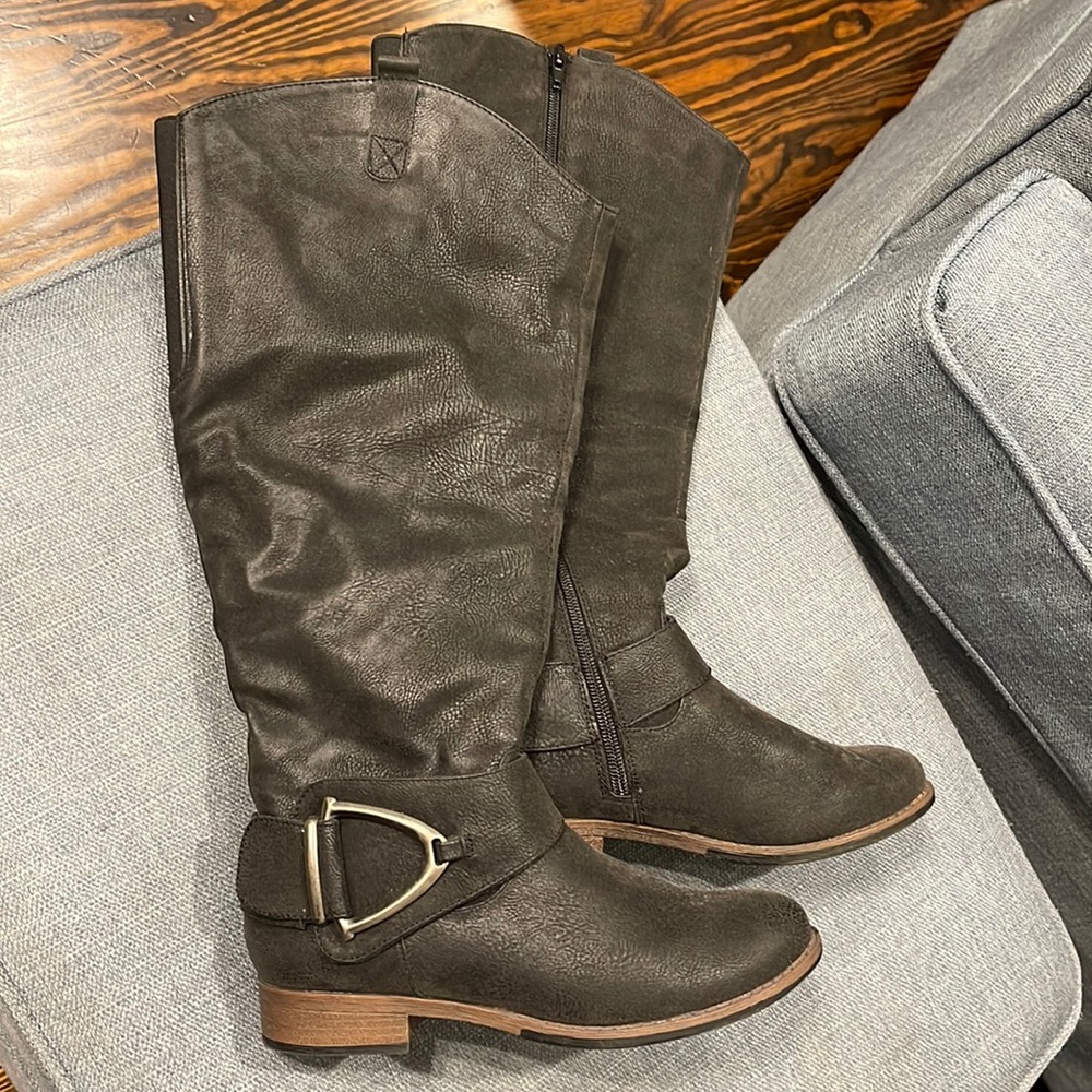 Maurices “Laura” Black Wide Calf Boots. Size 6.
